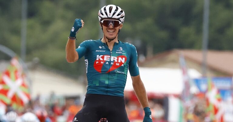 Vuelta-afsløringen Urko Berrade vinder europæisk sæsonåbning i Spanien