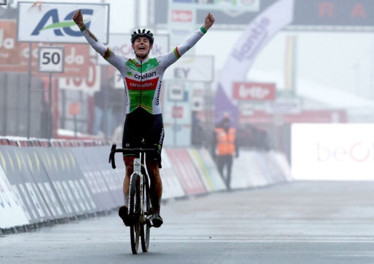 Belgiske Cyclocross nationale mesterskaber: Marion Norbert Riberolle kæmper tilbage fra et tidligt løbsstyrt for at hævde solosejr