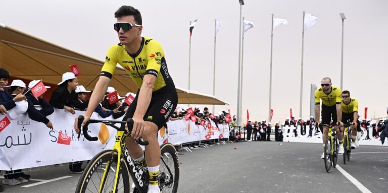 Syge Olav Kooij skal allerede give op i UAE Tour efter en dag