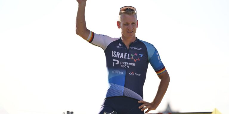 Pascal Ackermann har ingen brud på kraftigt fald i fuld sprint