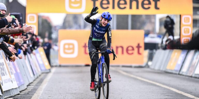 Lucinda Brand og Niels Vandeputte vinder Endelig klassificering Superprestige 2024-2025