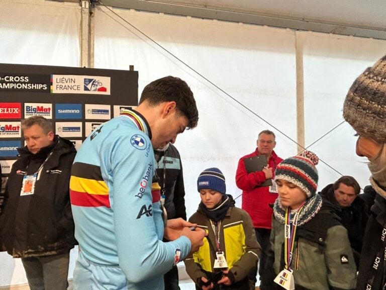 Wout Van Aert genforenet med Lost Garmin efter Cyclo-Cross verdensmesterskaber