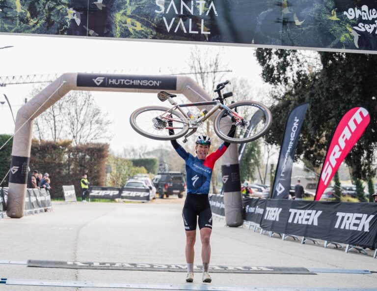 Gravel Earth Series: Annika Langvad og Magnus bag Klaris kontrollerer begge dage på Santa Vall for GC -sejre