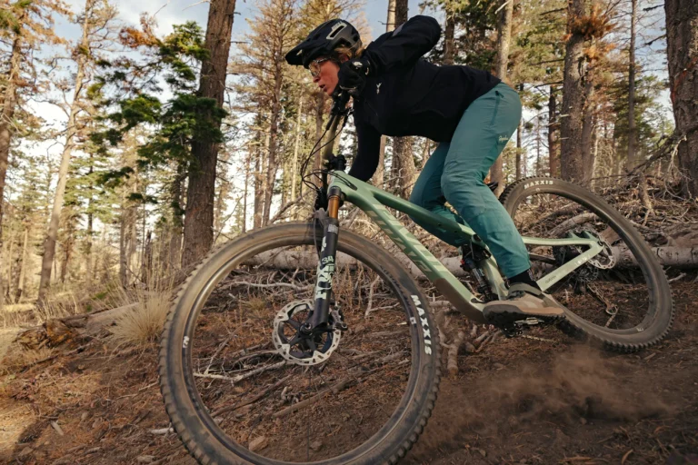 Helt nye 2025 pivot trailcat dråber 2-trail-cykler-i-1: SL eller LT Carbon Mountain Bikes