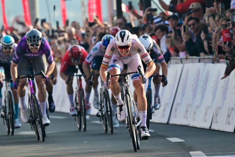 'Jeg troede, det var forbi' – Intet styrt efter afslutningen denne gang, men Merlier går gennem virvelvind af følelser igen på UAE Tour