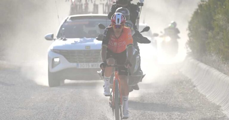 Clásica Jaén 2025: INEOS Triumph at Gravel Spectacle-Defect Badge til UAE