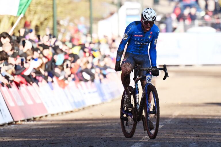 Mattia Agostinacchio vinder Gripping Junior Men's Race for Italy på Cyclo-Cross verdensmesterskaber