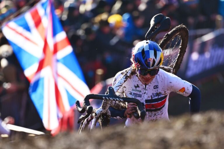 'Det er et cyclocross-løb med en smule vej i midten'-Zoe Bäckstedt at gå alt sammen i Paris-Roubaix