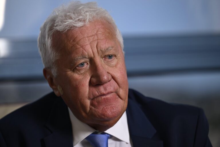 Patrick Lefevere vipper ud til ASO: “Pure Price Falsification”