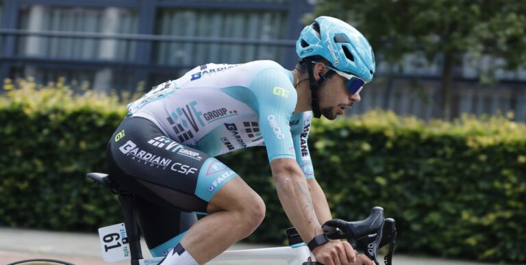 Pelted, truet og slået: Under træning vil Bardiani Rider dele chokerende historie