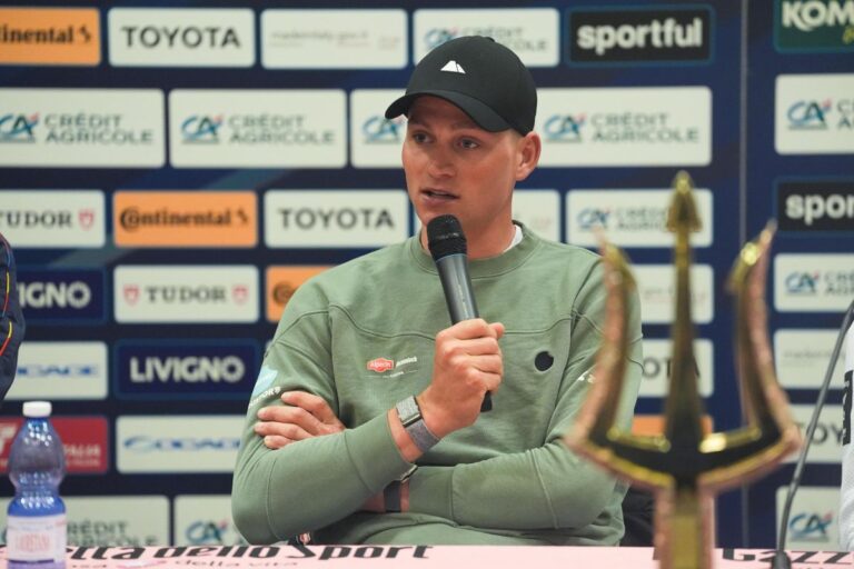 Mathieu van der Poel ser ud til at finde den bedste form i Tirreno-Adriatico før et andet showdown med klassikere rivaler