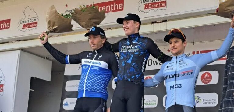 Roy Hoogendoorn beats Coen Vermeltfoort og vinder Dorpenomloop lige gennem Drenthe
