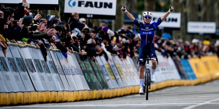 UCI uddeler gult kort, efter at den førende gruppe er forkert i Ardèche Classic
