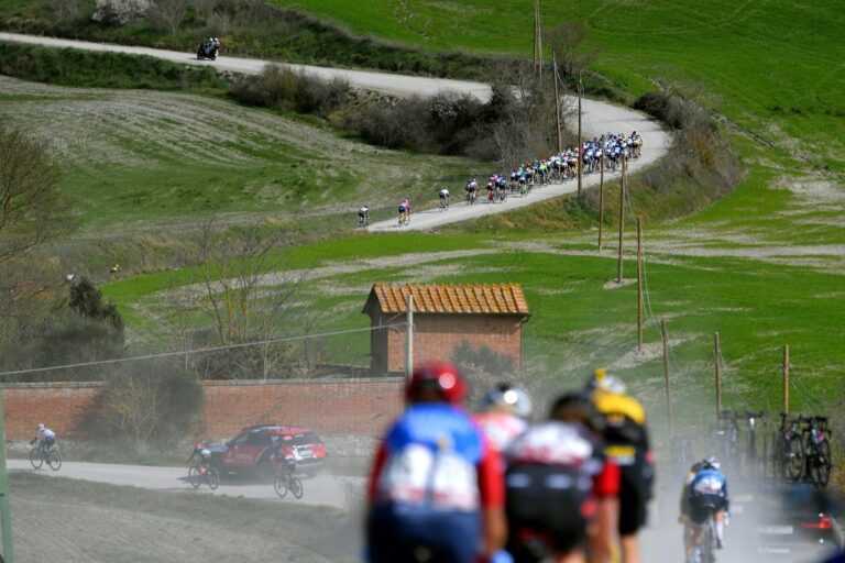Pogačars langtrækkende angreb, den mulige afslutning på SD Worx's æra og løs grus: Alt hvad du har brug for at vide om Strade Bianche
