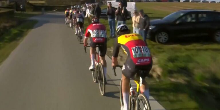 Smertefulde billeder: Arnaud de løgn synker helt gennem hans hove i Nokere Koerse