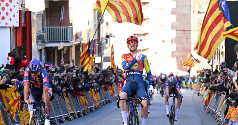Catalonia Tour 2025: Simmons vinder 25 kilometer løb ifølge Wind-Chaos