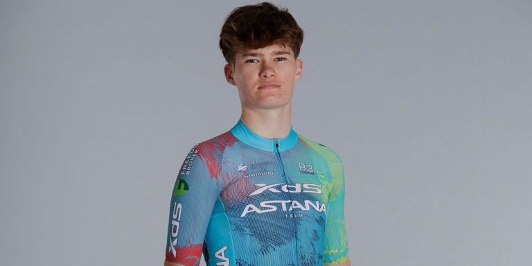 Alexandre Vinokourov Junior bryder låret i kollision med en bil