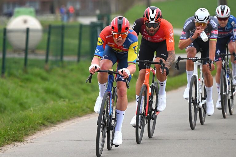 'Slået af et monster'-Mads Pedersen tilfreds med nederlag bag Van der Poel med Lidl-Trek selvsikker 'vil han kun blive bedre'