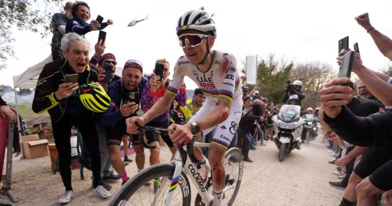 På trods af efteråret: Pogacar vinder grusløb Strade Bianche