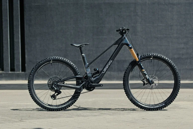 Unno Mith Light Carbon EMTB Juiced Up & Even Light med kraftig DJI Ebike Motor