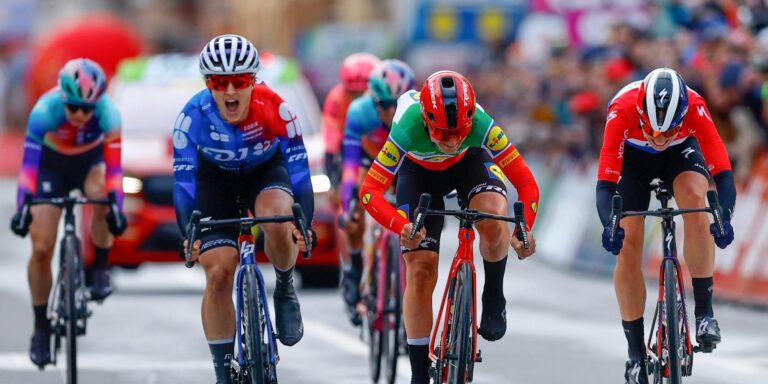 Eksempel: Liège-Bastogne-Liège for Women 2025-Who griber ind mellem Volling og Pieterse?