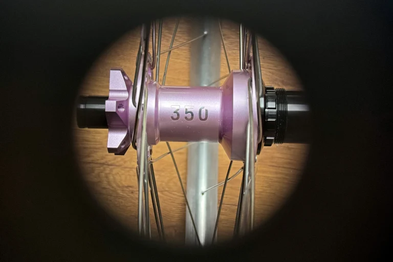 DT schweizisk 350 grader narrer hurtigt 5 ° engagerende tech til 25% mere overkommelige MTB -hubs
