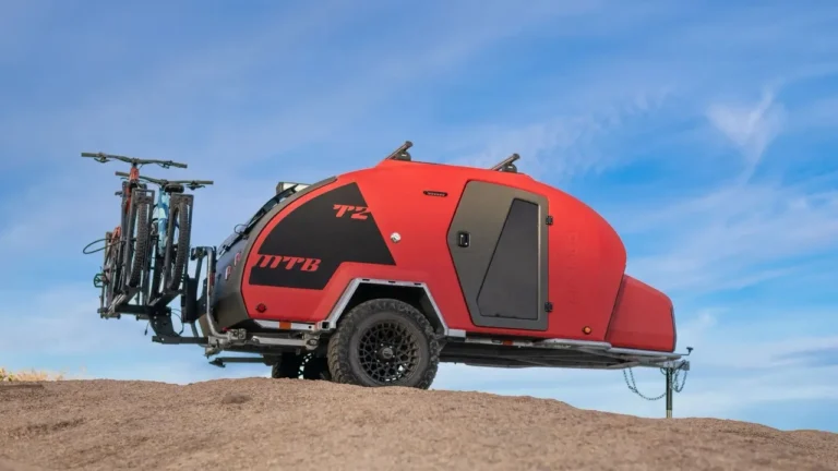 'Verdens første MTB-autocamper' inkluderer nye Kuat Piston Ion-cykelstativ til RVS & E-cykler