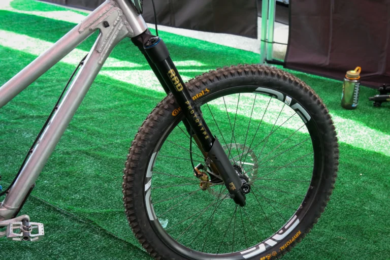 Plettet: Rad Prototype Fox Inverted Suspension Fork