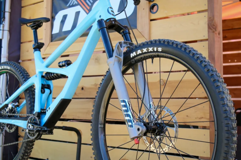 MRP viser 38 mm Suspension Fork Prototype, Lift & Ramp Control V2, More