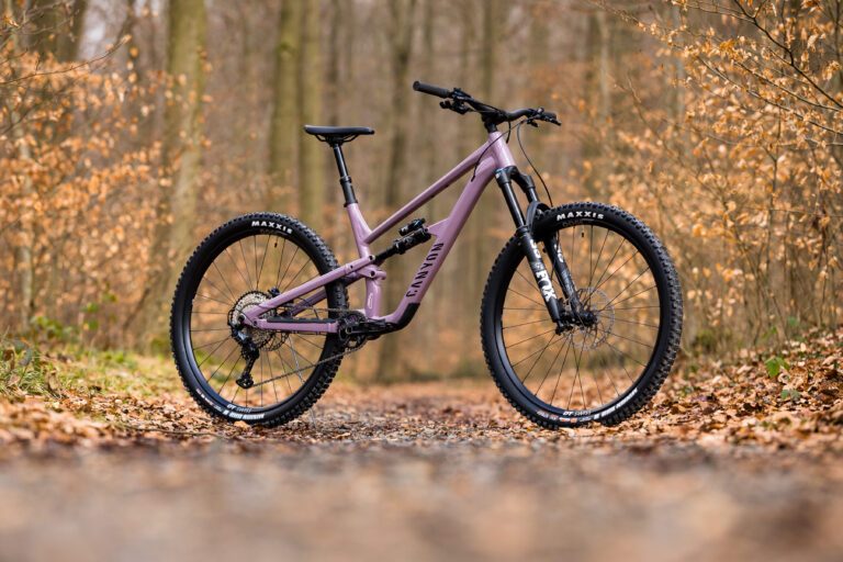 New Canyon Spectral Al: Affordable Trail Bike Fun fra € 2.299