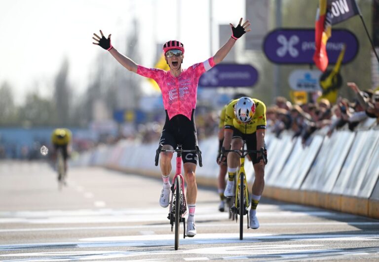 'Jeg har aldrig tænkt på en million år, at jeg ville slå Wout i en sprint' – Neilson Powless Shocks med usandsynlig dwars -dør Vlaanderen -sejr