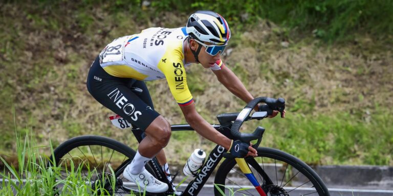 Giro 2025: INEOS -leder Egan Bernal går også ned