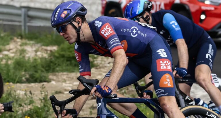 Giro 2025: Casper Van Uden mister vigtig løjtnant i First Mountain Ride