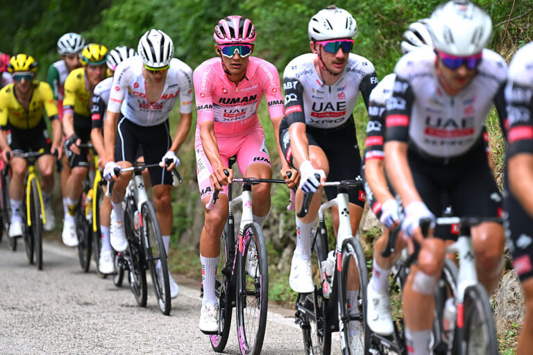 Stadig i lyserød med seks faser at gå, er Isaac del Toro endelig at se sig selv som en leder i denne Giro d'Italia?