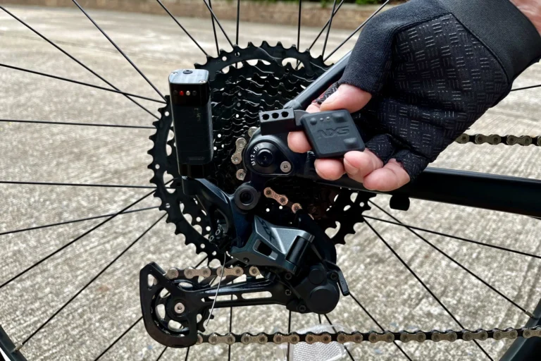 NXS Wireless Shifting System konverterer ethvert mekanisk derailleur til enhver cykel