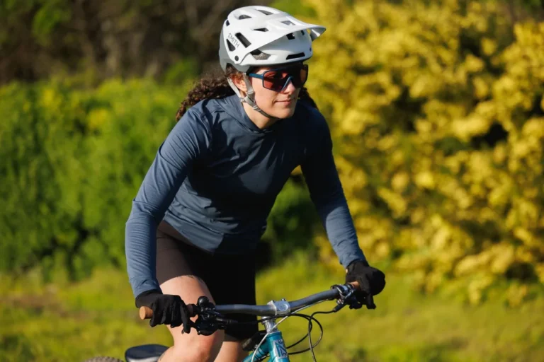Ornots nye UV Hooded Trail Shirt tilbyder Sun Protection & Chill On/Off the Bike Vibes