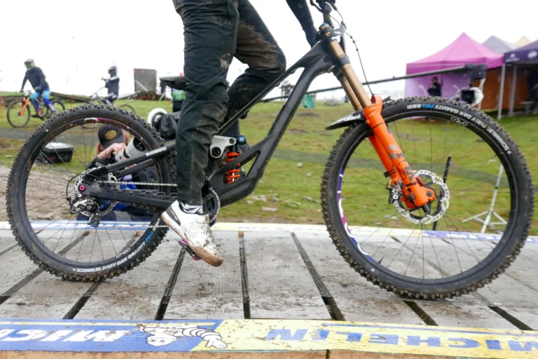 Orbea Rallon DH erobrer verdensmesterskabet på New Carbon Race Bike & det er også en Enduro -cykel!