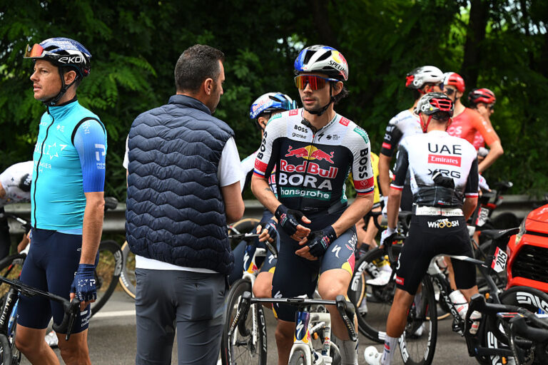 'Jai spillede en vigtig rolle i vores strategi' – Primož Roglič lider taktisk slag før First Giro d'Italia topmøde i tab af Hindley