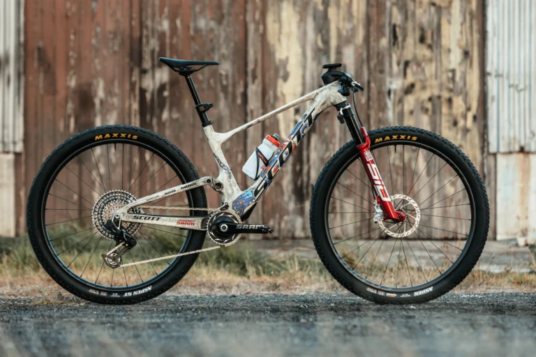 Bjorn Riley afslører brugerdefineret US Champion Spark RC XC -cykel med sin egen kunstneriske spin