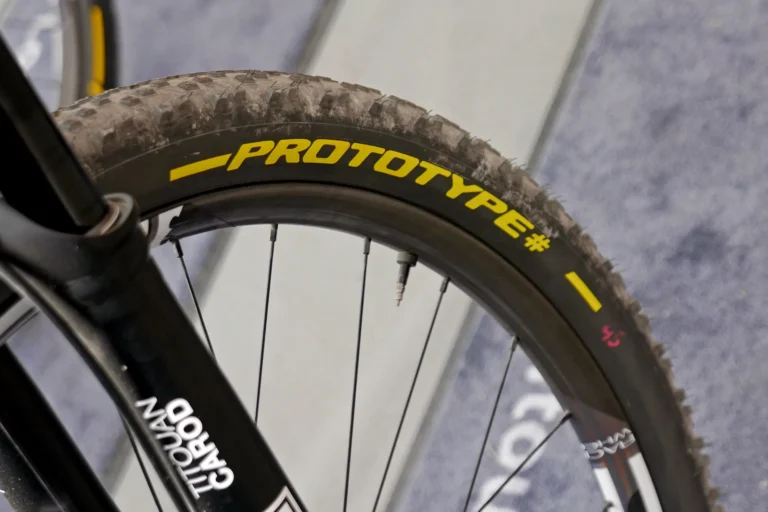 Prototype, første ride, arbejde i gang, Test Pilot & Even Gravel Dæk Race XC verdensmesterskab