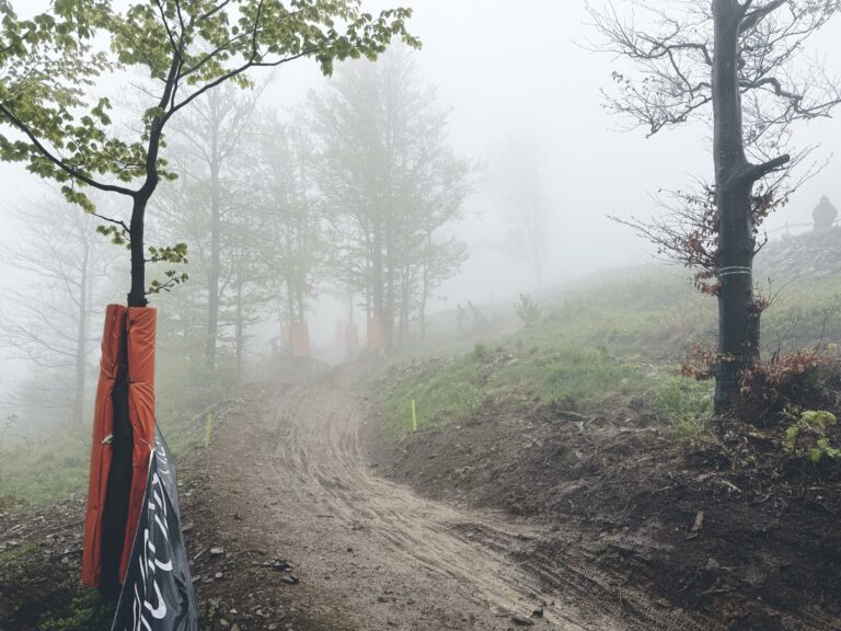 Downhill World Cup 2025 – Bielsko Biala: Resultater af iskolde kvalifikationer
