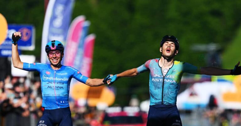 Giro d'Italia 2025 – 16. fase: Astana -Duo fejrer dobbelt sejr, Carapaz og Yates går på Pelle