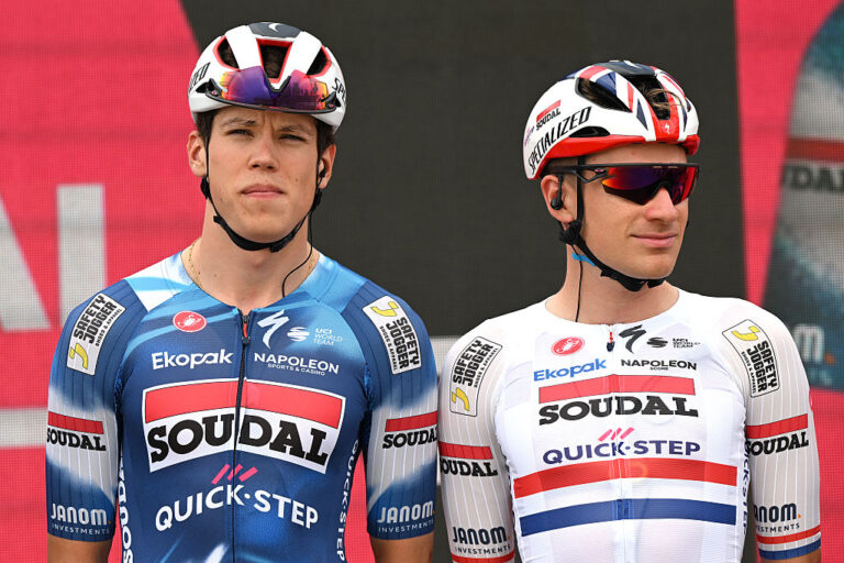 'Jeg blev så oppustet, at jeg kæmpede for at trække vejret ordentligt' – maveproblemer ødelægger Giro d'Italia debut for Ethan Hayter