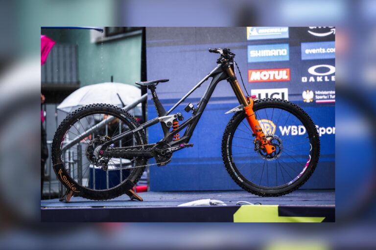 Frisk fra Pit Lane: Første Orbea Downhill Bike plettet!