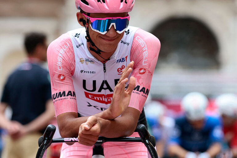 'Jeg er ikke Tadej Pogačar, min motor er mindre' – Isaac del Toro forbliver ydmyg efter en anden dag i Giro d'Italia Maglia Rosa