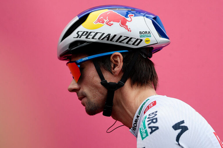 Omgivet og antallet af, Primož Roglič er i en Giro d'Italia conundrum – Philippa York -analyse