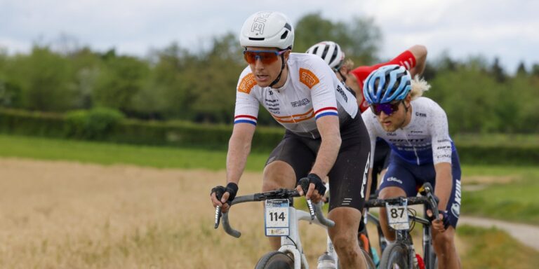 Niki Terpstra måtte opgive i ubundet grus: “Irriterende blev uudholdelig”