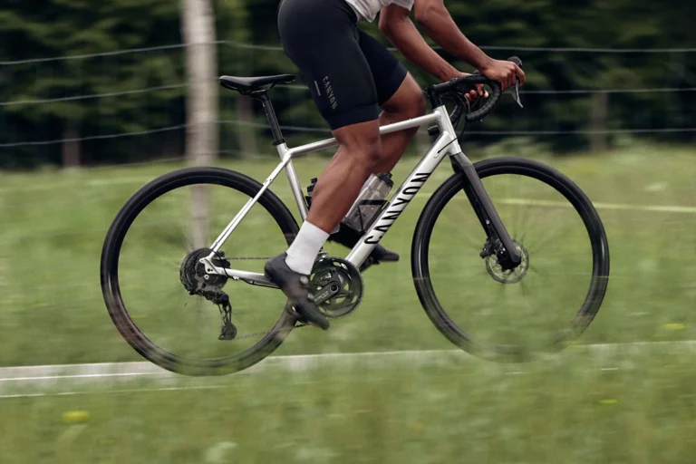 Canyon Endurace Allroad Alloy Bike falder hurtige grusfleksibilitetsomkostninger ved indgangen til 999 €