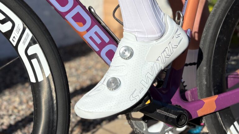 Specialiseret Ares 2 Shoe Review: Hvor meget skal syv watt omkostning?