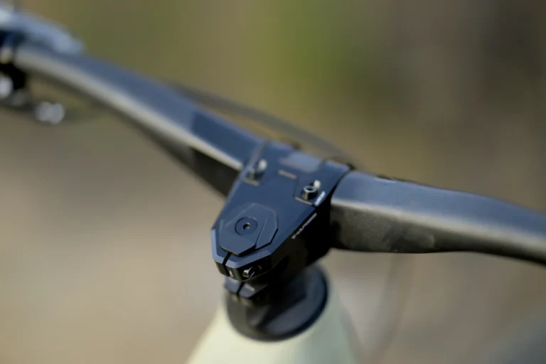 Pro lancerer nye Tharsis Evo-styret og STEM til todelt integrerede MTB-cockpits